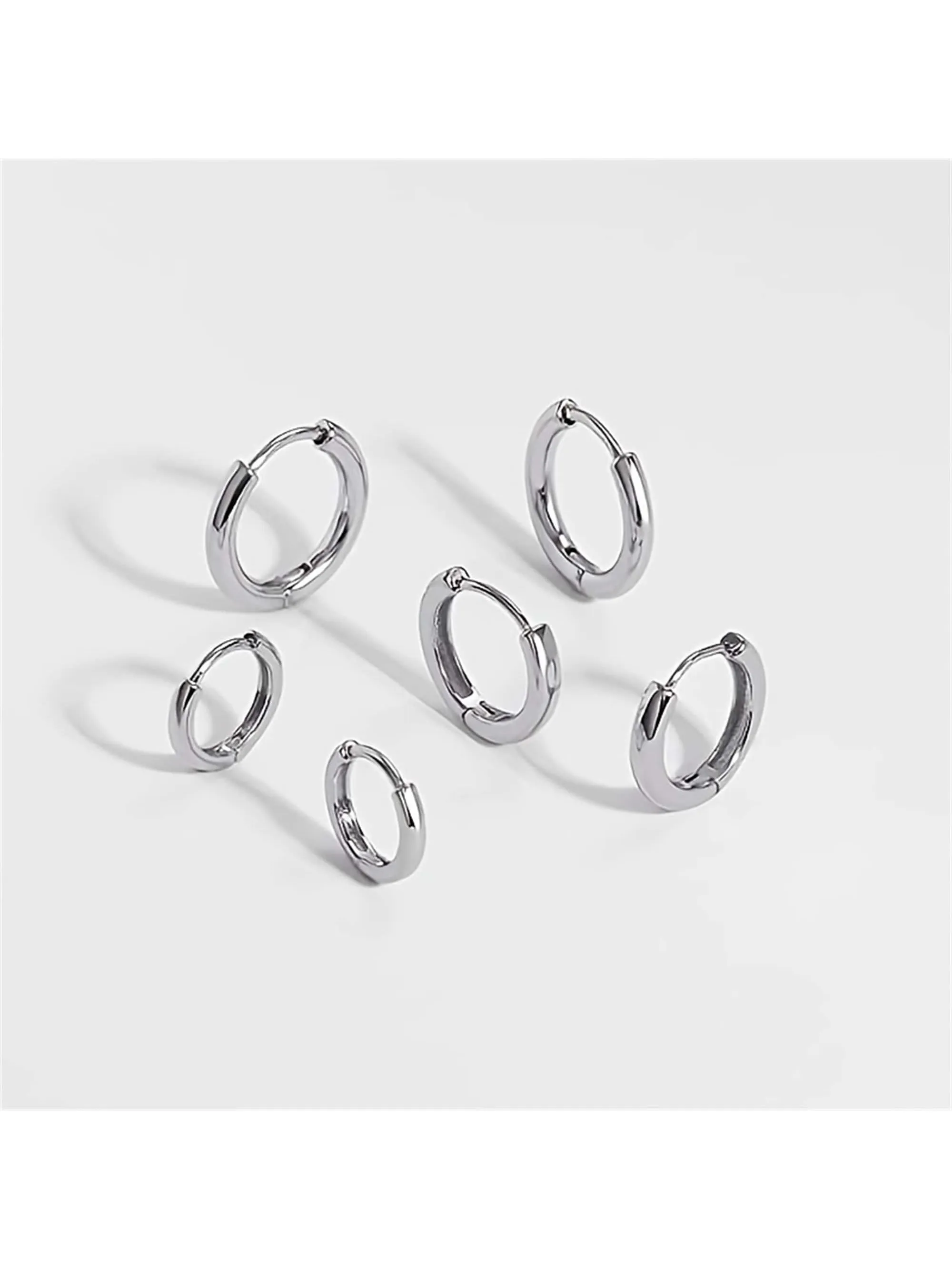 Amy Fashion - 3 Pairs Huggie Hoop Earrings