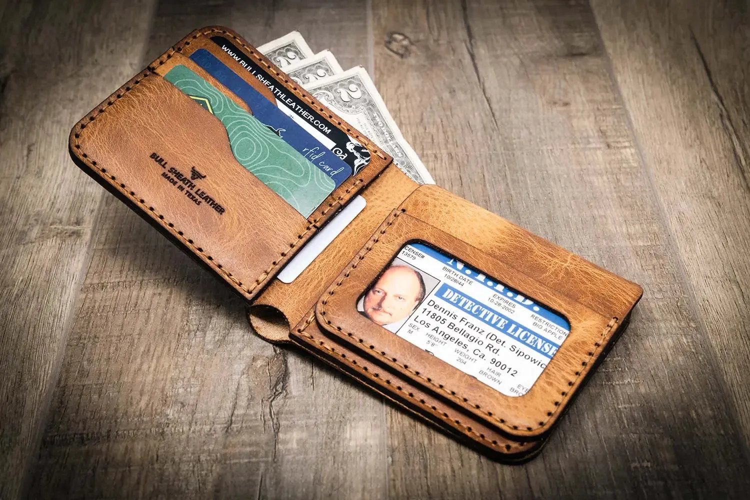 Badge Bifold Wallet - Saddle Tan