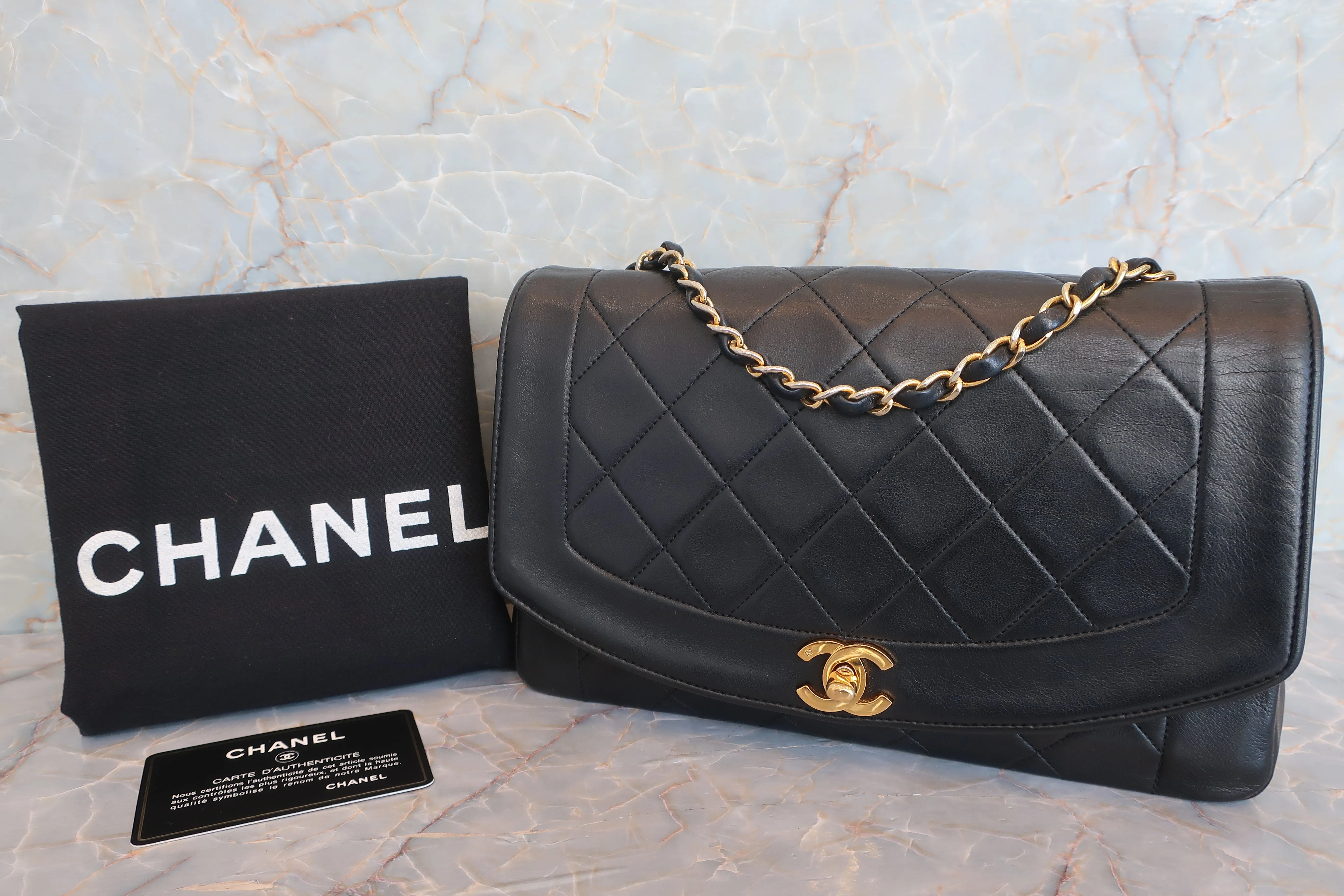 CHANEL/シャネル ダイアナマトラッセチェーンショルダーバッグ ラムスキン ブラック/ゴールド金具 ショルダーバッグ 600090100