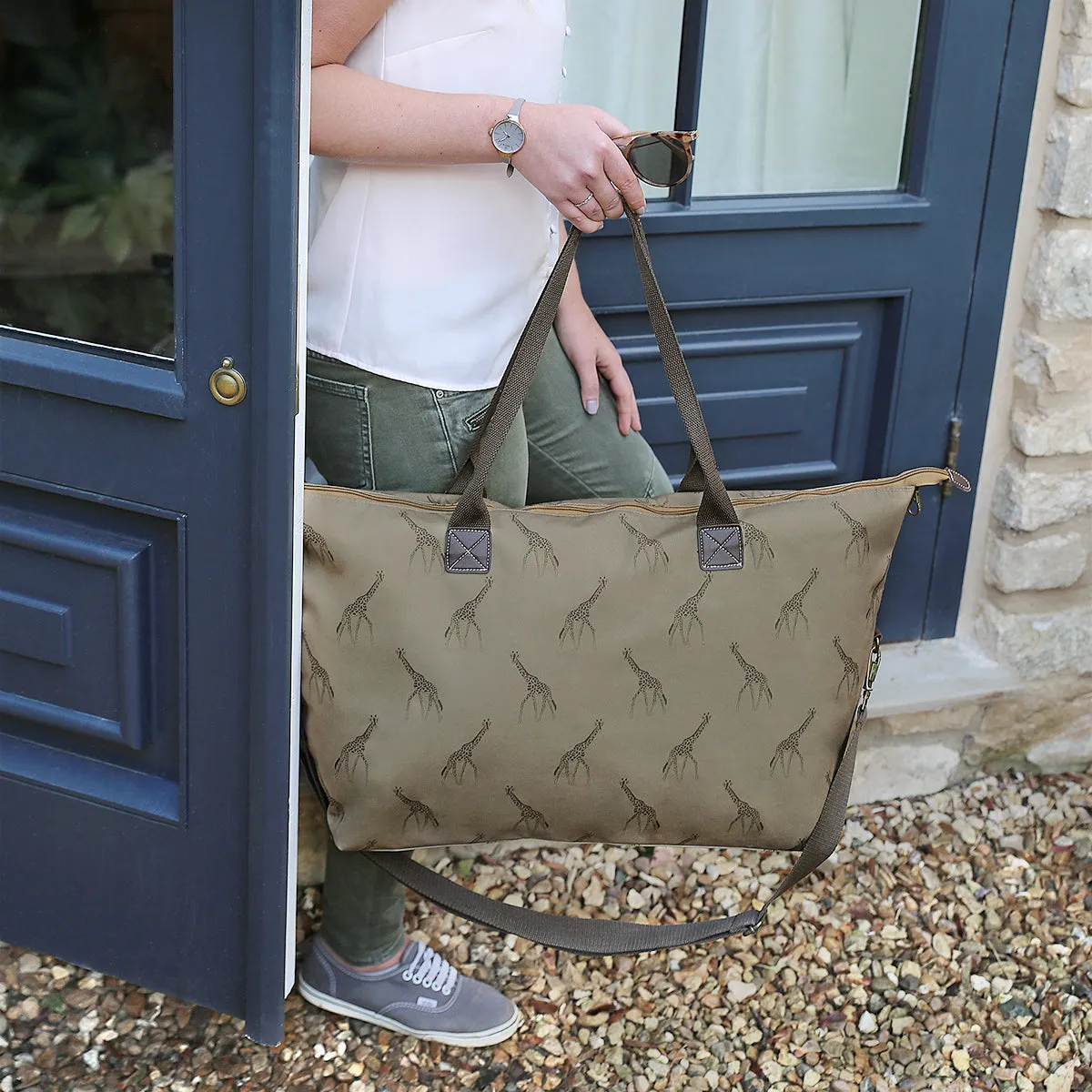 Giraffe Weekend Oundle Bag