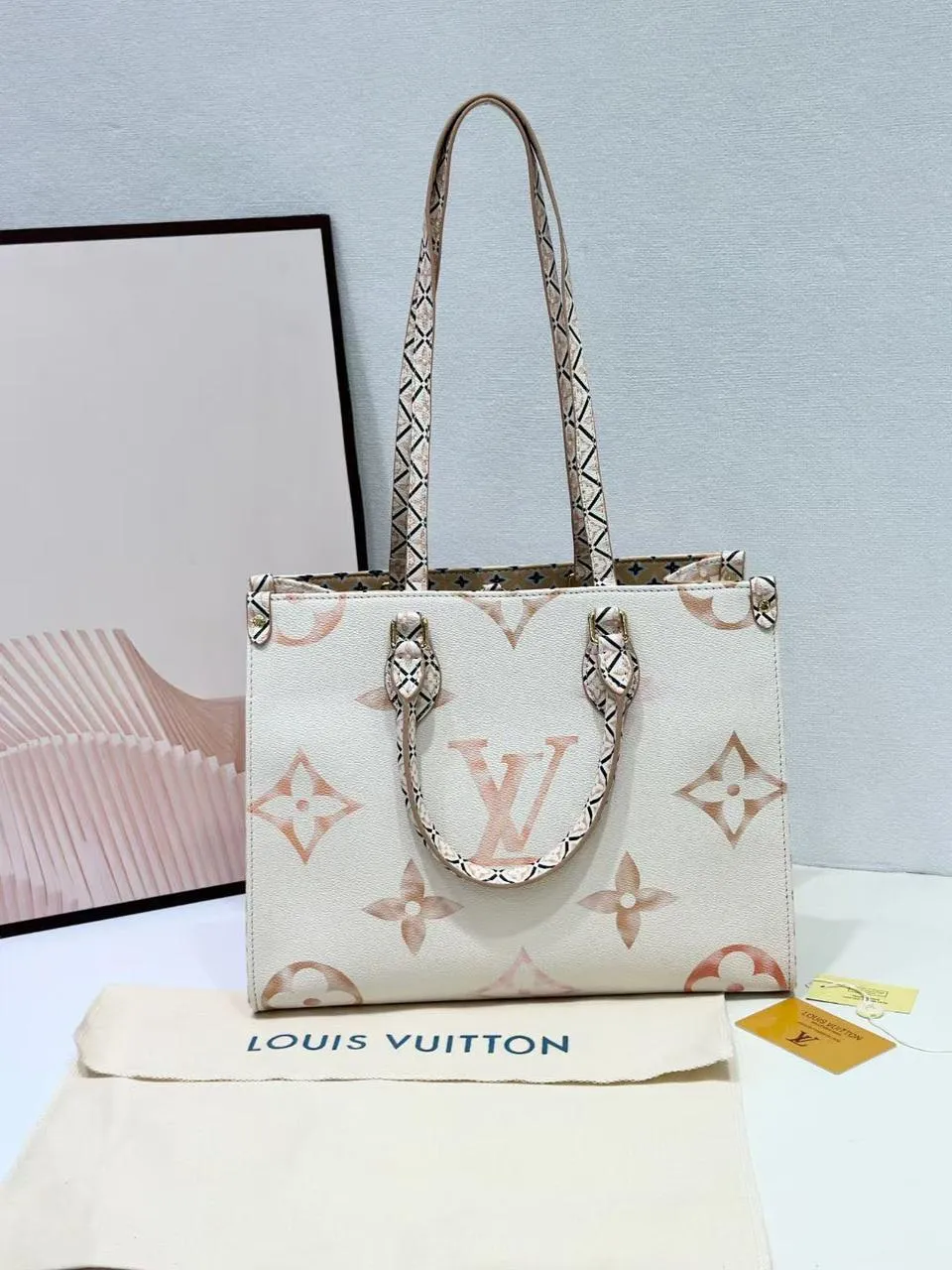 LOUIS VUITTON On-The-Go Medium Size Bag (Beige LV)