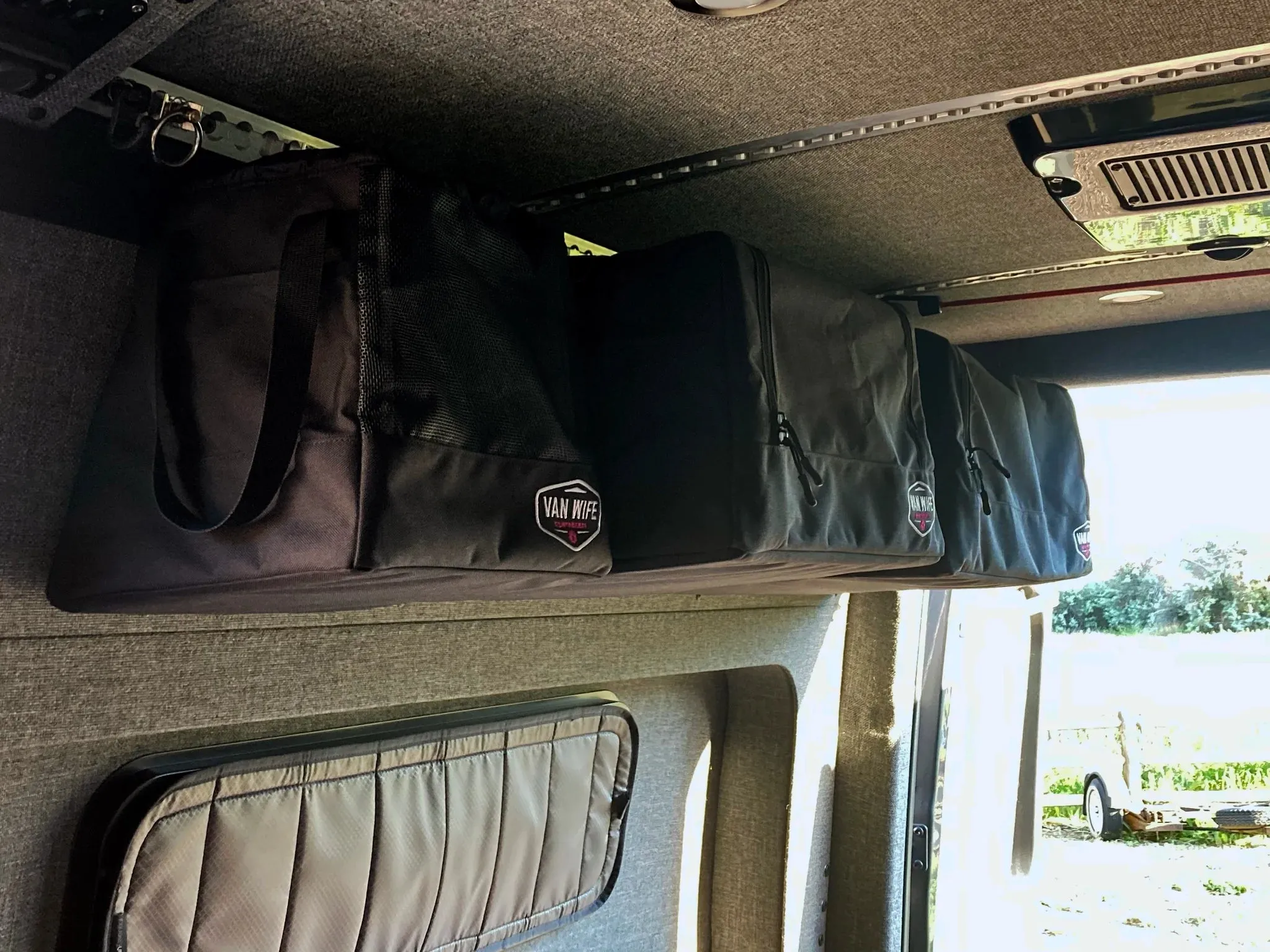 Van Wife 24" Hanging Bag